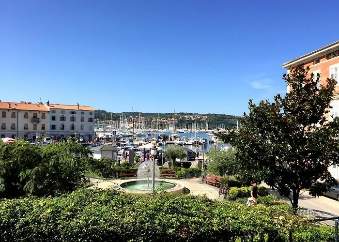 Greta'S Place - Elegant Home With Exclusive Location And Seaview