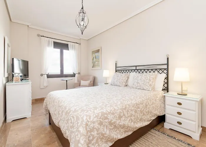 Fee4Me: First Line Luxury Apartment
