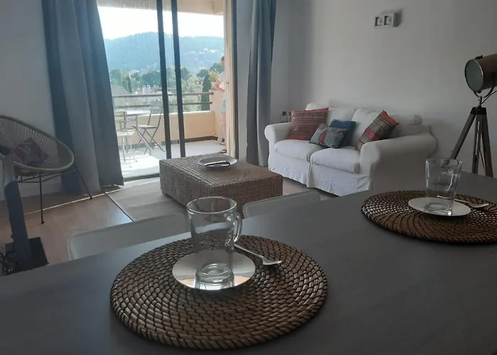 Moderno apartamento con vista a la montaña