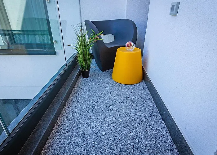 No 6 Apartments