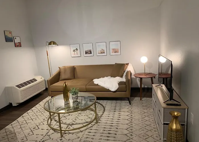Sleepover Iconic Des Moines Apartments