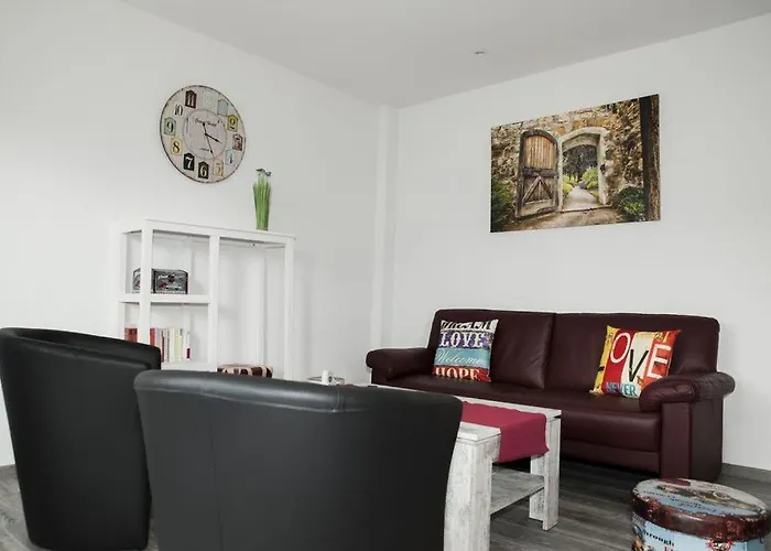 Exklusive Ferienwohnung Mit Balkon, 2 Schlafzimmer Im Haus Sertuerner