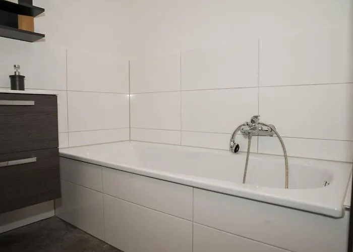 Exklusive Ferienwohnung Mit Balkon, 2 Schlafzimmer Im Haus Sertuerner