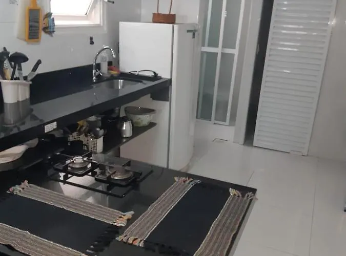Kitnet em Guarujá - Pitangueiras (sem garagem)