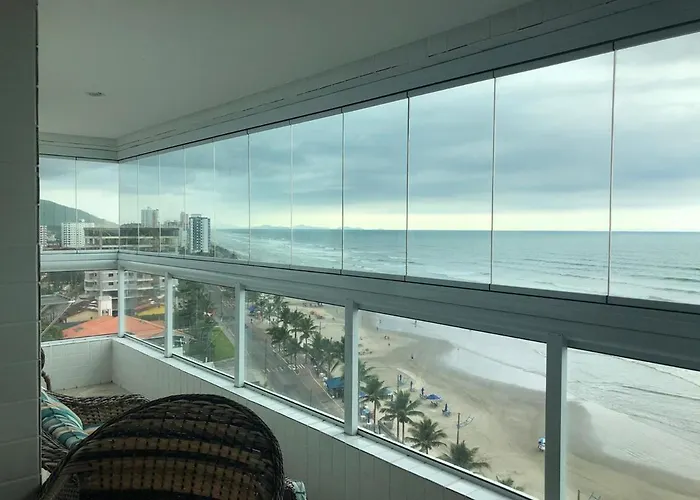 Mongagua Com Vista Para O Mar Pe Na Areia