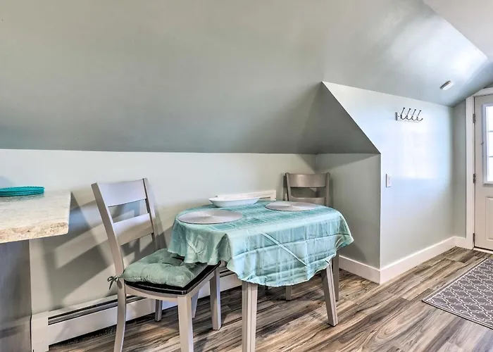 Old Orchard Beach Apartment - Quick Walk To Beach!