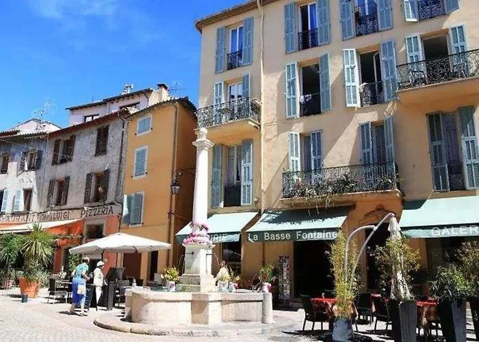 Charmant 2 Pieces + Terrasse Entoure De Verdure