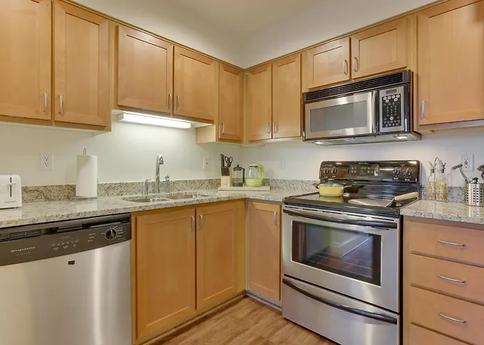 Renu Suites At The Burlington Portland
