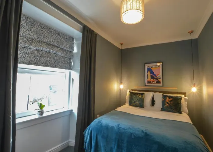 The Gallery Apartment - Spacious, Town Centre, Walkable To Ferry Terminal,