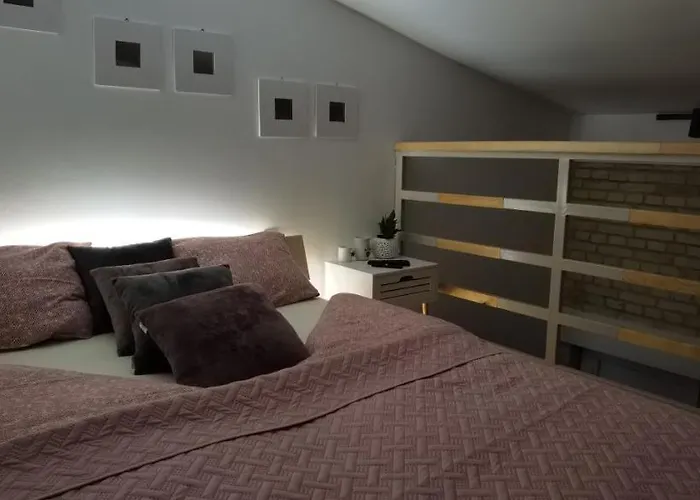 Zona Apartments 1