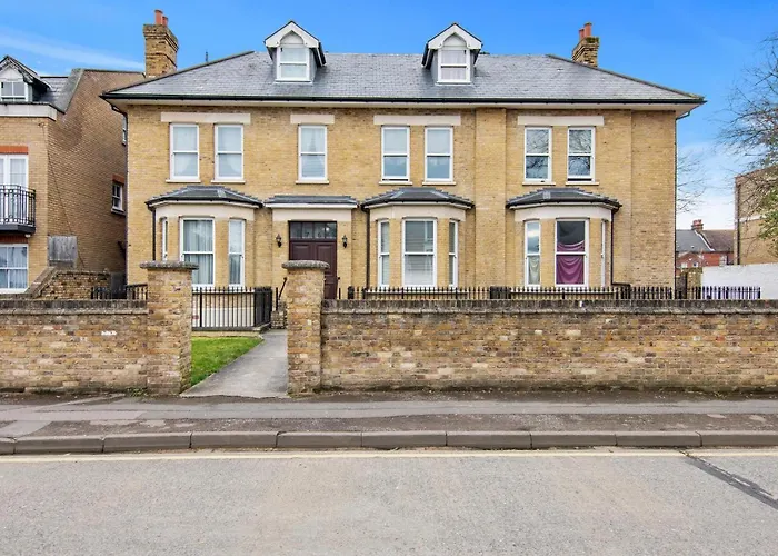 The Roost Group - Bedford House Apartments