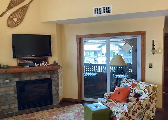 'The Treehouse' At Snowshoe - Village & Slope View