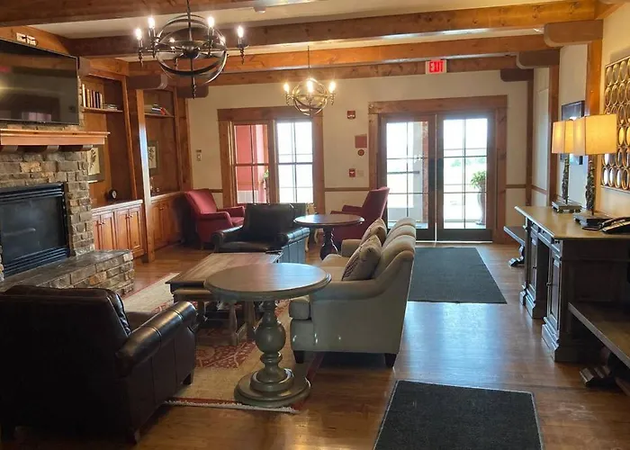 'The Treehouse' At Snowshoe - Village & Slope View