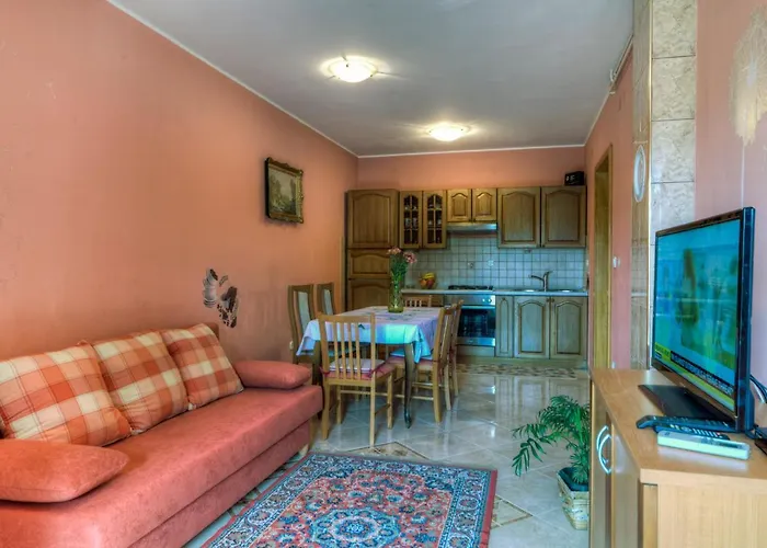 Comfortable Apartments In Peroj Near The Sea