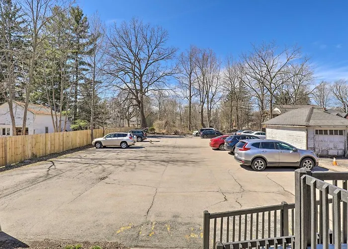 Charming & Walkable Fairport Village Apartment!