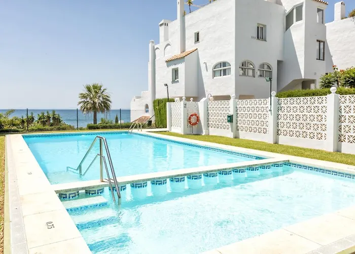 Front Sea View Apartment Estepona