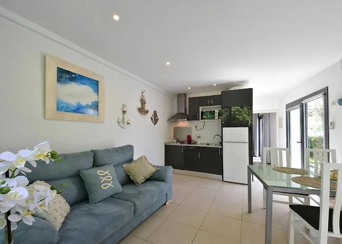 Apartamento Luminoso En El Centro De Cadaques