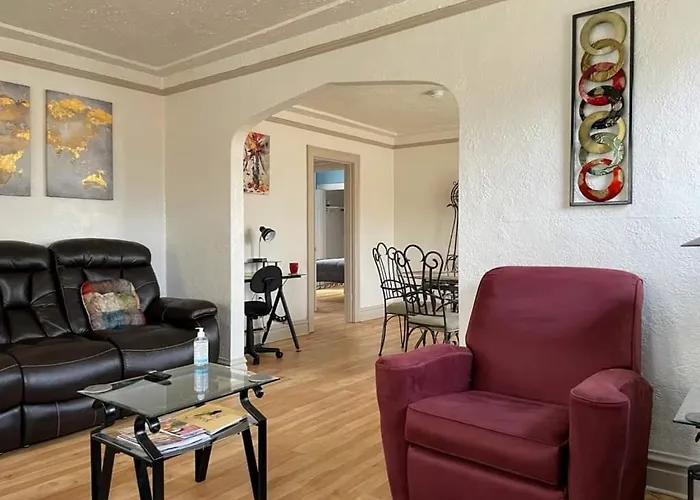 2 Bedroom Apt Near Great Lakes Naval Base And 6 Flags