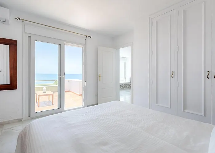 Front Sea View Apartment Estepona