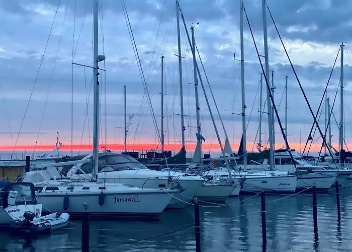 Stylische Ferienwohnung Top Lage Am Hafen, Strand Und Meer