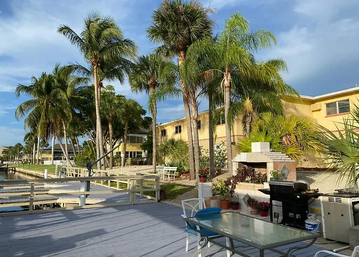 Hideaway Waterfront Resort