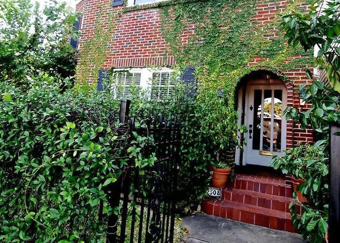 Refuge In The Heart Of Montrose