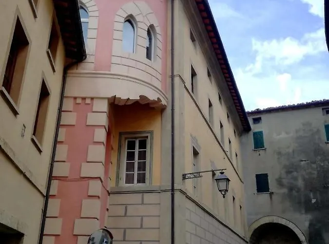 Mansarda Panoramica: Solarium with Historic Sarteano Views