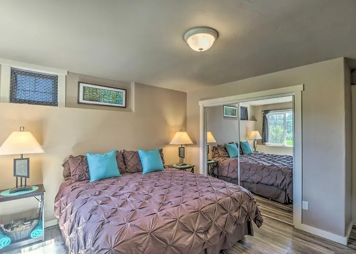 Cozy Bigfork Escape: Walk To Bigfork Harbor!