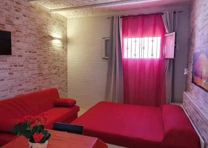 L'Aurora Apartments