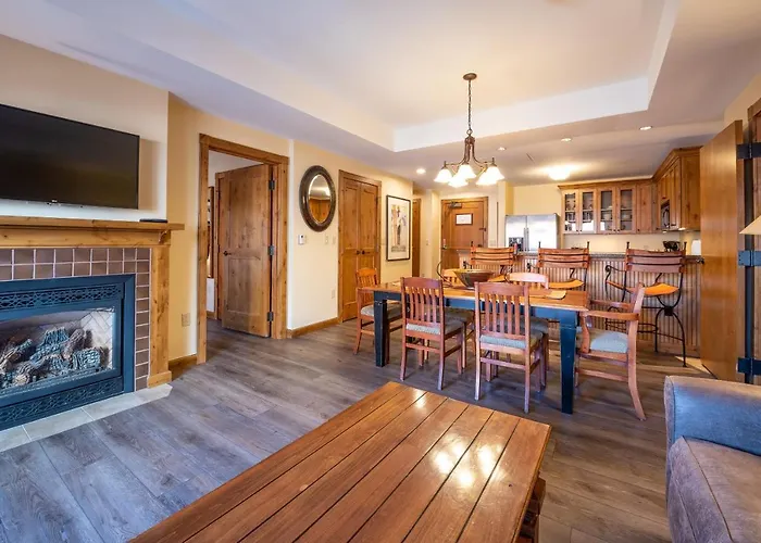 Two Bedroom Condo With A Balcony In Mountaineer Square Condo