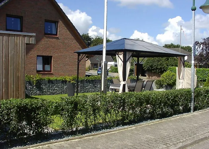Ferienwohung Hanl - Schoene Fewo Mit 2 Schlafzimmern Mit Tv, Garten Und Grossem Badezimmer