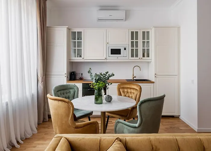 Pedestrian Street In City Center For Comfortable And Beautiful Stay With All Comodities Within Walking Distance