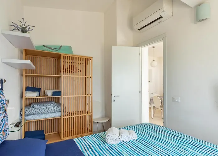 Appartamento fronte mare - Waterfront apartment