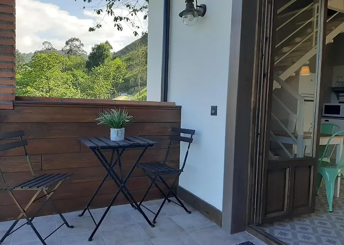 Apartamentos El Llanin