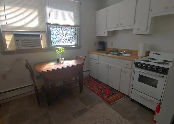 Va Beach Zen Tree House Style Studio F