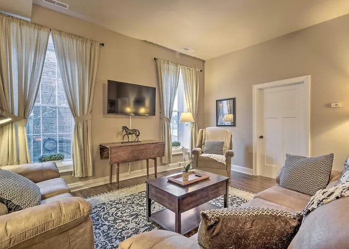 Quaint Apartment In Historic Georgetown!