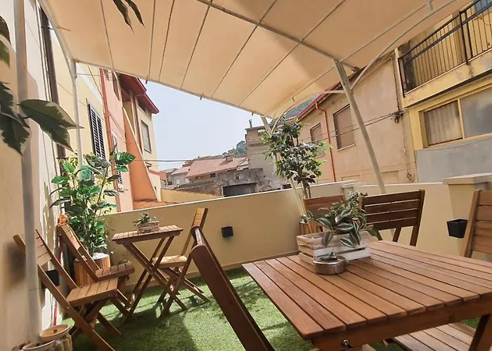 SUITE BLANC APARTMENTS - Monolocali indipendenti con cucina e bagno privato - Check-in e check-out con codice in autonomia h24 - Terrazza in comune NECESSARIO AVERE WATHSAPP O APP DI MESSAGGISTICA ISTANTANEA PER FOTO E VIDEO