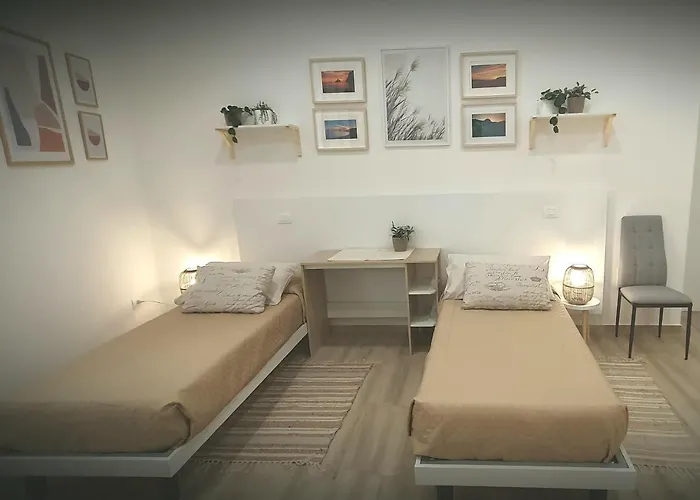 SUITE BLANC APARTMENTS - Monolocali indipendenti con cucina e bagno privato - Check-in e check-out con codice in autonomia h24 - Terrazza in comune NECESSARIO AVERE WATHSAPP O APP DI MESSAGGISTICA ISTANTANEA PER FOTO E VIDEO