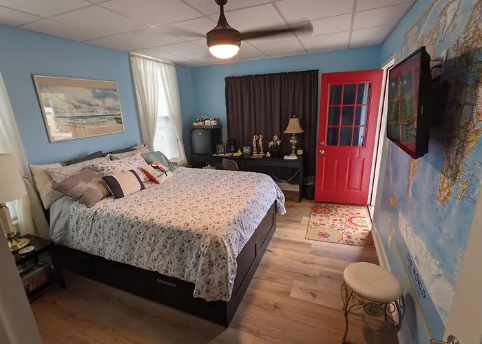 The Estate Studio In Downtown Milford