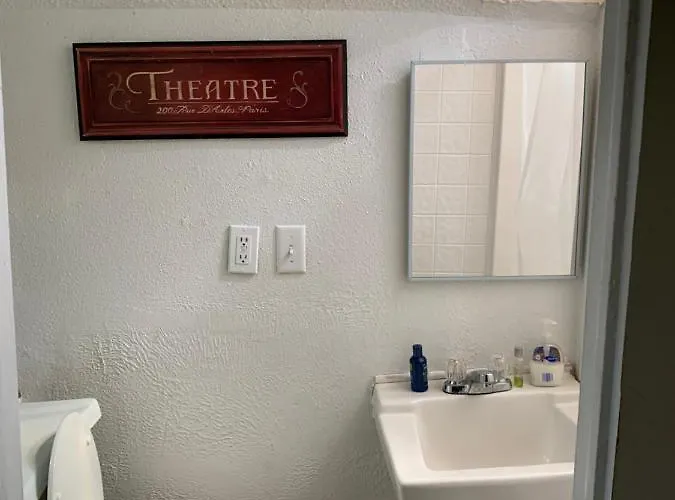 Va Beach Zen Tree House Style Studio F