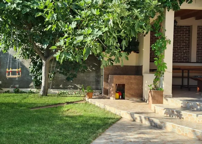 Oasis Apartment With Sea View And Garden