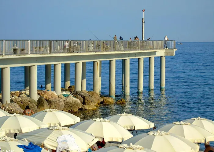 Pietra Home, Posto Auto, Ac ,Wifi, 150Mt Dal Mare