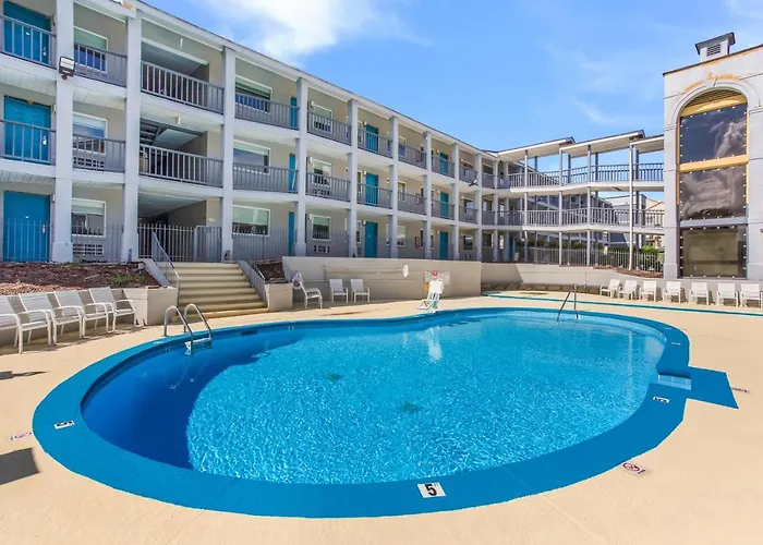 Red Lion Inn & Suites Nashville Airport