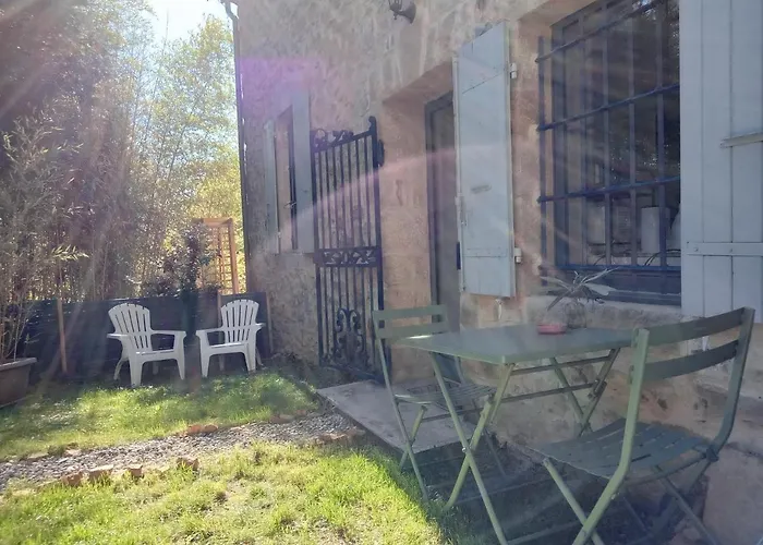 Appartement Rdc Le Brin De Soleil, Gite L Echapee Belle