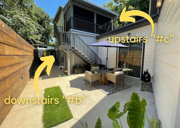 Normalbnb - 2 Blocks From Restaurants, Bars, Hospital