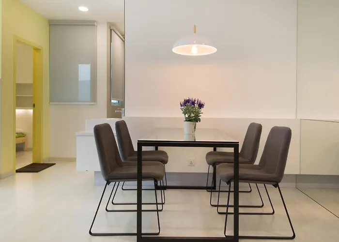 Straits Garden Suites By The Homestay Helper
