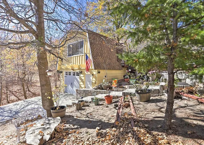 Lake Arrowhead Studio Near Hiking W/ Hot Tub