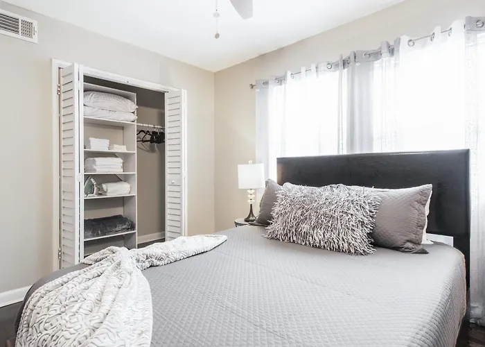 Stylish Onebedroom In Popular Virginia Highland 3Miles To Mercedes Benz Stadium