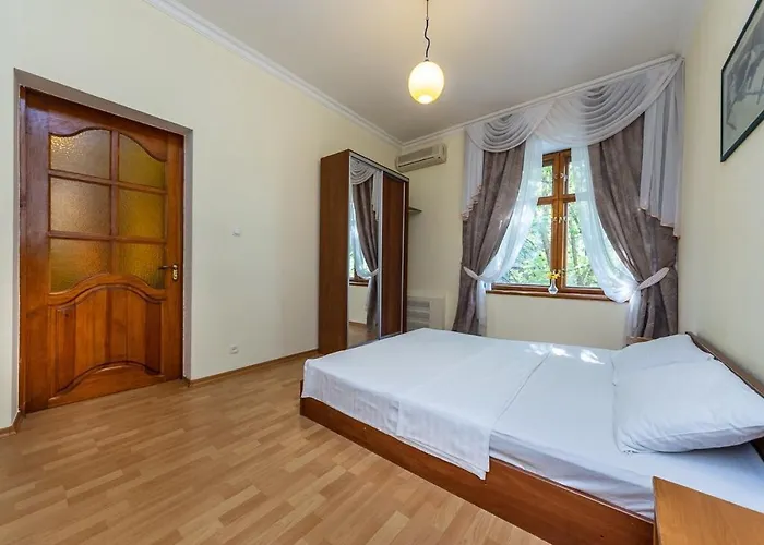 Alex Apartments Near Independence Square - Kiev