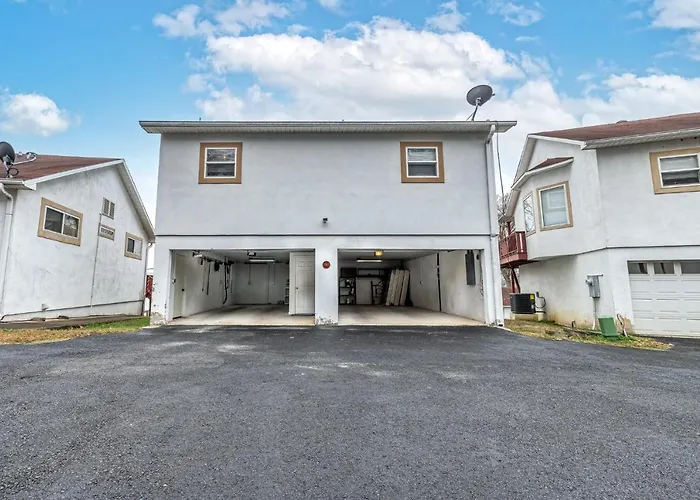 Lakefront 7 Min To Oaklawn & 10 Min To Downtown Str License #A22-0004